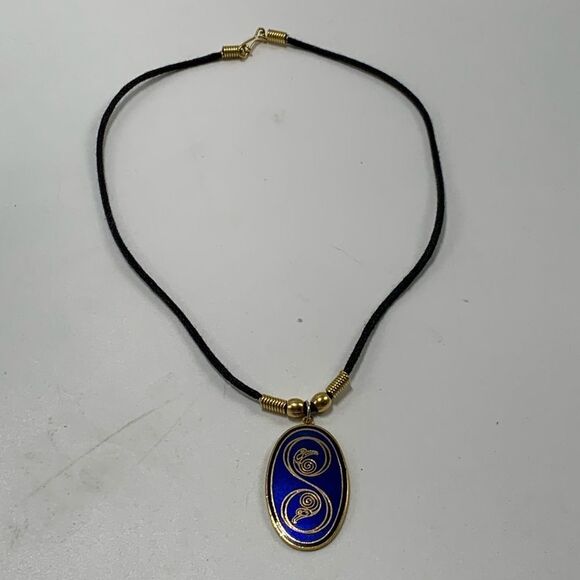Vintage Cloisonne Black Cord Necklace Coiled Snake - Picture 2 of 4